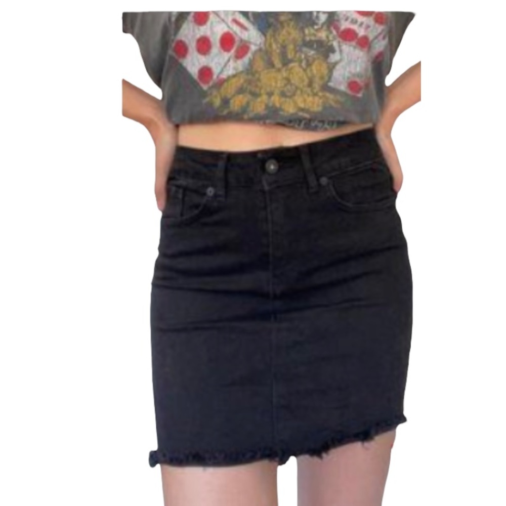 NASTY GAL Women’s Black Denim High Waisted Mini Skirt with Raw Hem. Size: 6